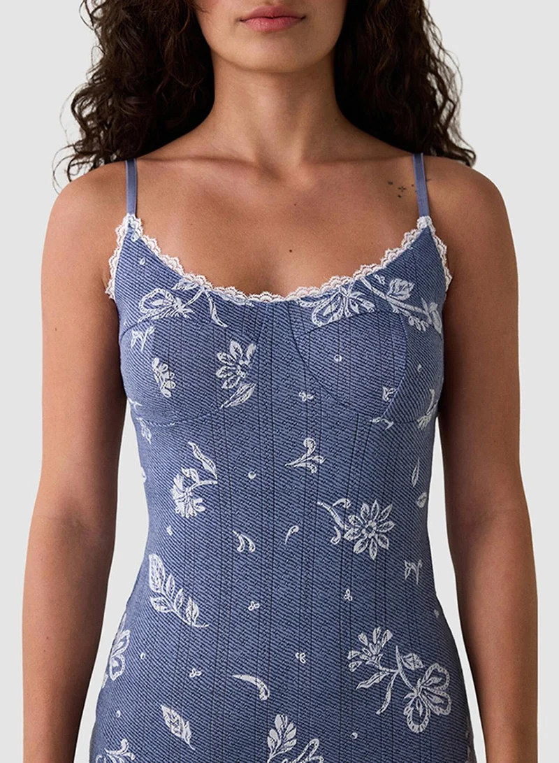 بنتي قميص نوم دانتيل هايلى بياقة دائرية وزخارف زهرية